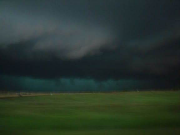 tornados photo: TORNADO_MENACING grassnclouds.jpg