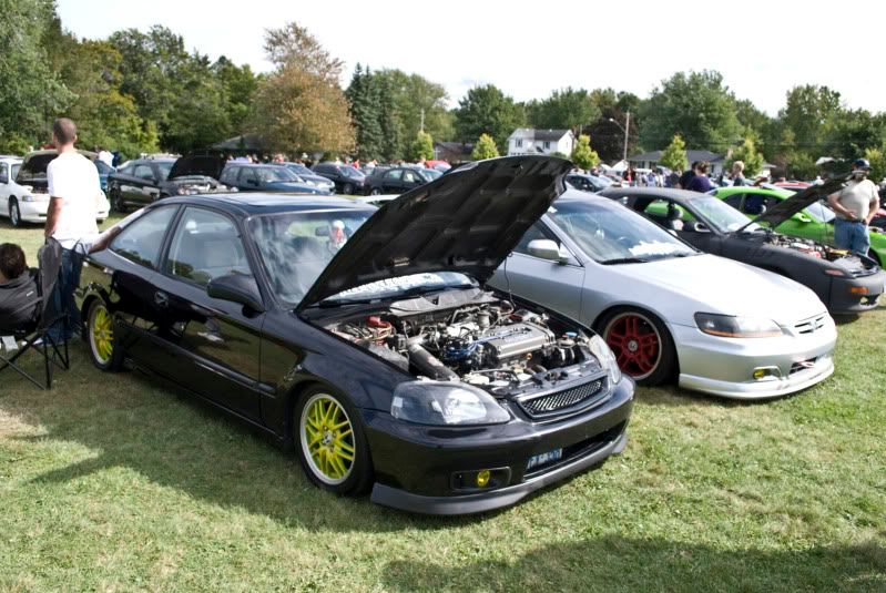 http://i87.photobucket.com/albums/k134/geclipse/h-t%20show/civic.jpg