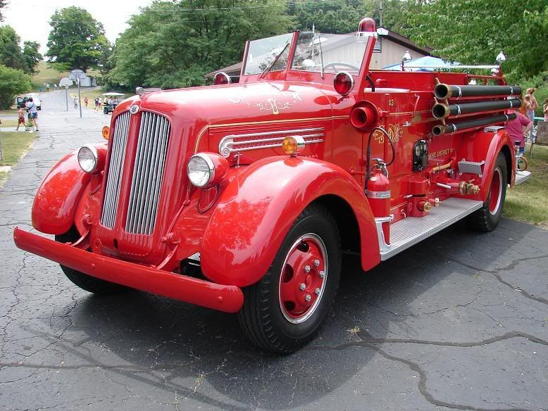 CFD 1943 Seagrave open cab engine PUMPFIRE