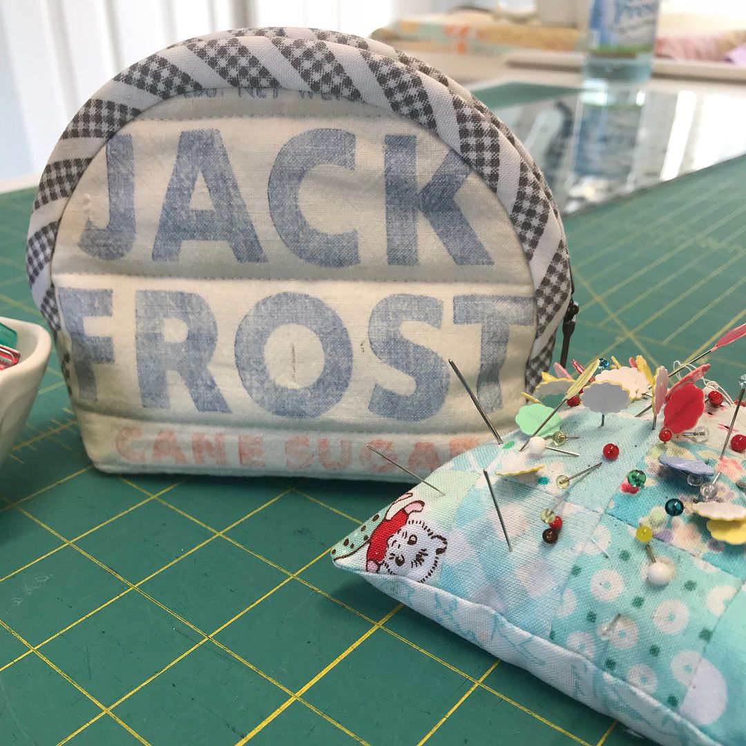  retro mama | Notions Pouch Sew Along Week 3 winner Kelly @pinkadotquilts