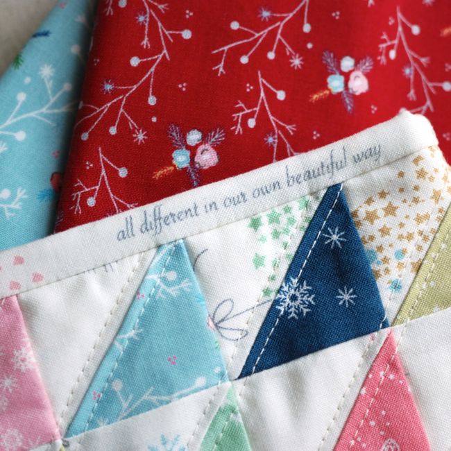  Retro Mama | Pouch detail, Winter Tales fabrics by Minki Kim