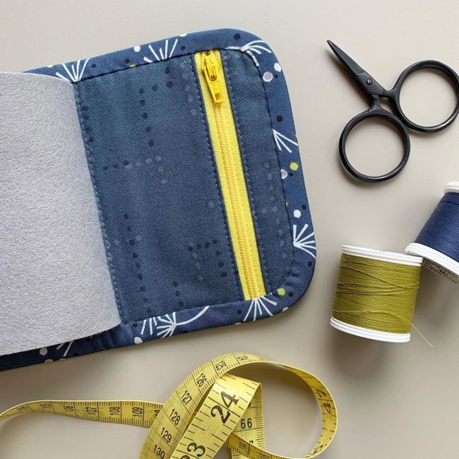  Retro Mama | Pins and Needles Book sewn by @polina.lisitsyna