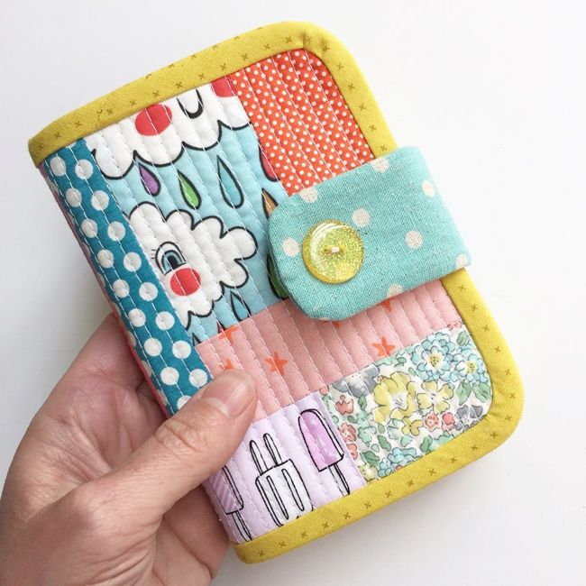  Retro Mama | Pins and Needles Book sewn by Deidra @quiltyobsession