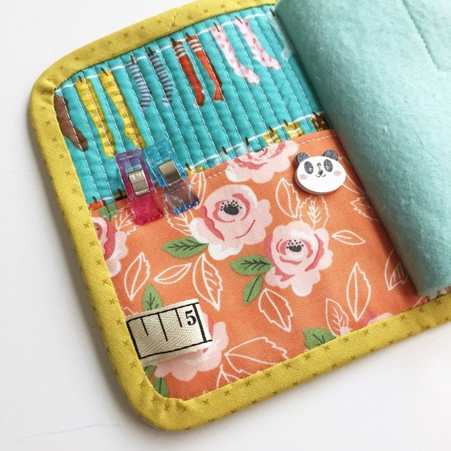  Retro Mama | Pins and Needles Book sewn by Deidra @quiltyobsession