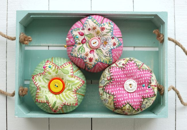  Retro Mama | Garden Girls tomato pincushions