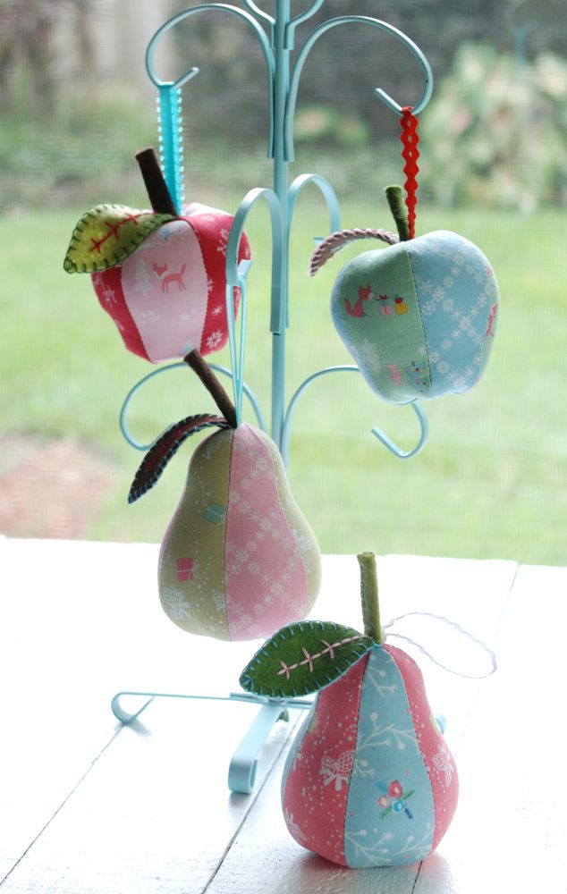  Retro Mama | apple and pear ornaments with Winter Tales fabrics by Minki Kim