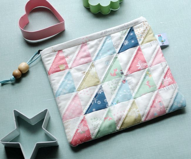  Retro Mama | HST pouch with Winter Tales fabrics by Minki Kim