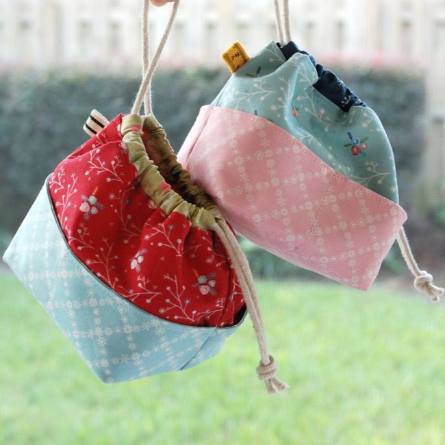  Retro Mama | weebrawbag pattern by Laura Zuckerkuss with Winter Tales fabrics